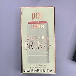 Pick by Petra on the glow bronzer